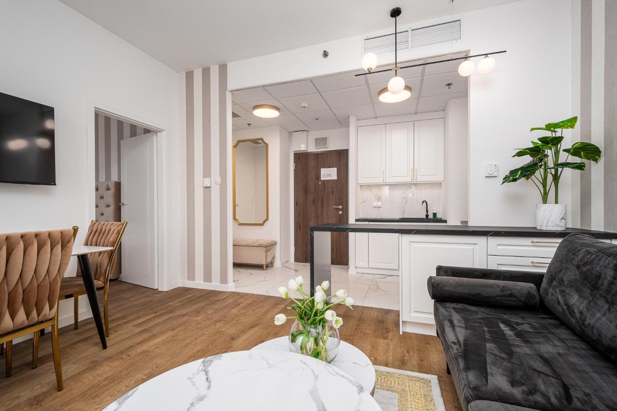 Wola Tower Deluxe Separate Bedroom With Free Garage - By Perfect Apart Varsovia Exterior foto