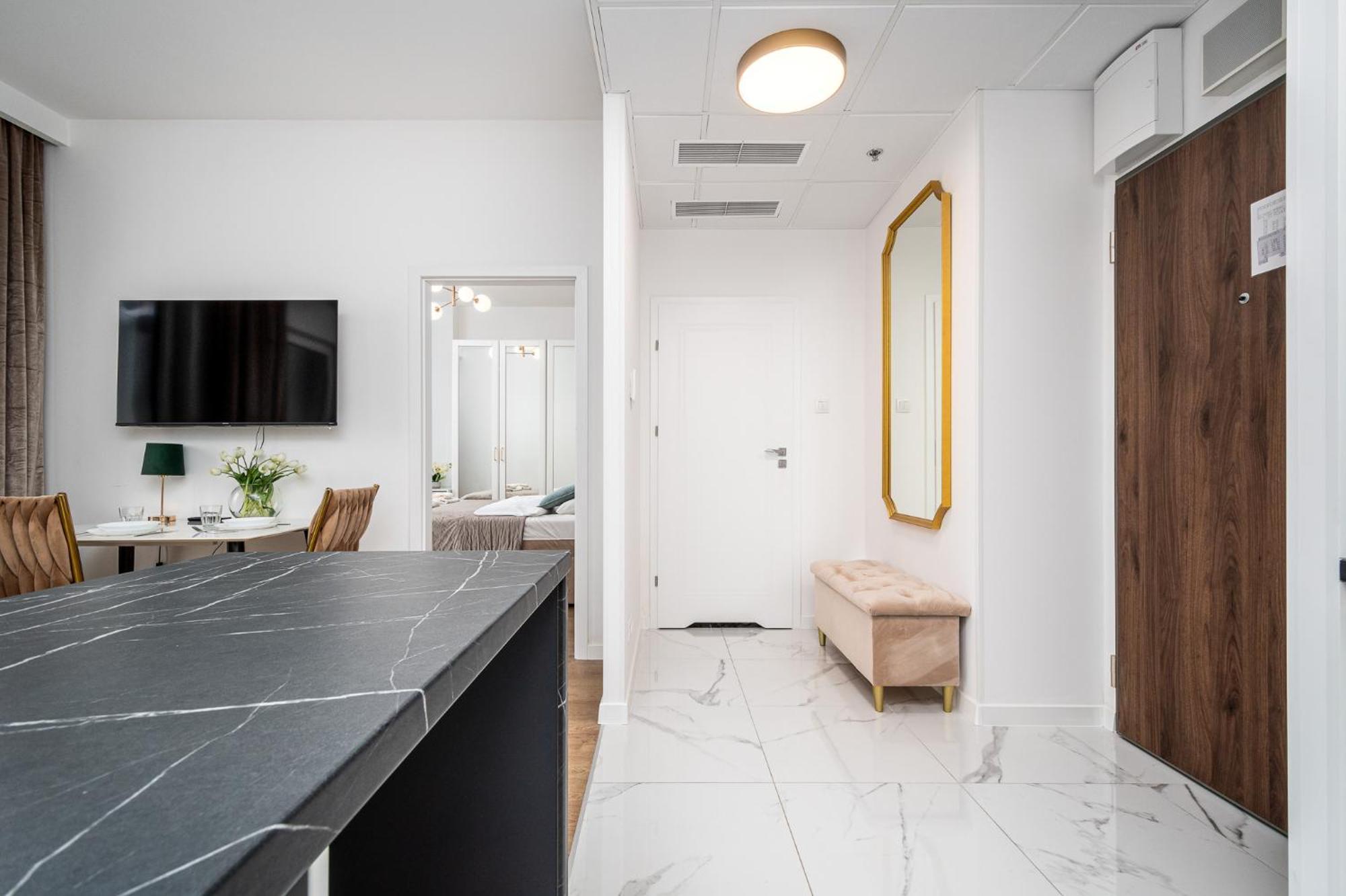 Wola Tower Deluxe Separate Bedroom With Free Garage - By Perfect Apart Varsovia Exterior foto